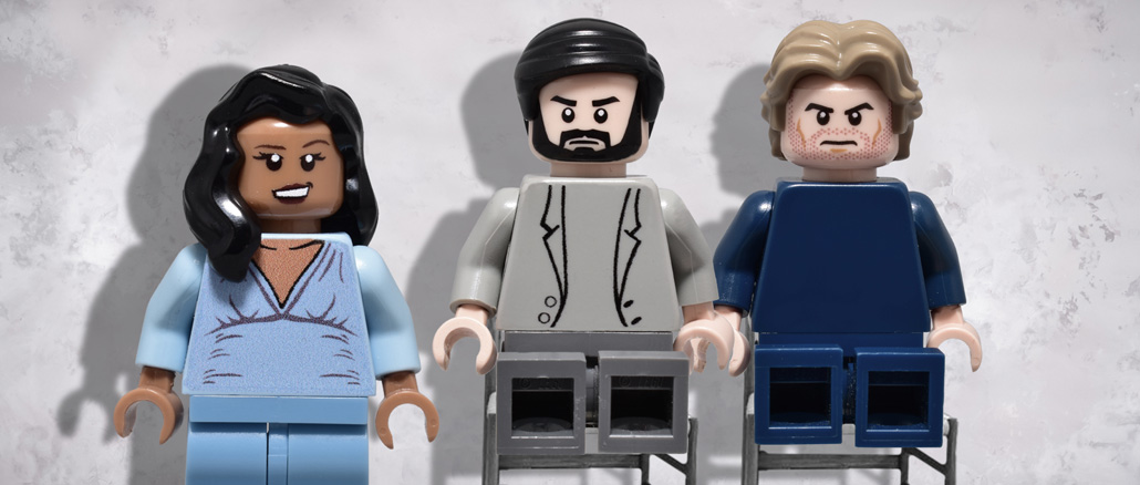 You are currently viewing 16 Images from Betrayal, Starring Tom Hiddleston, Charlie Cox, and Zawe Ashton, Recreated in LEGO